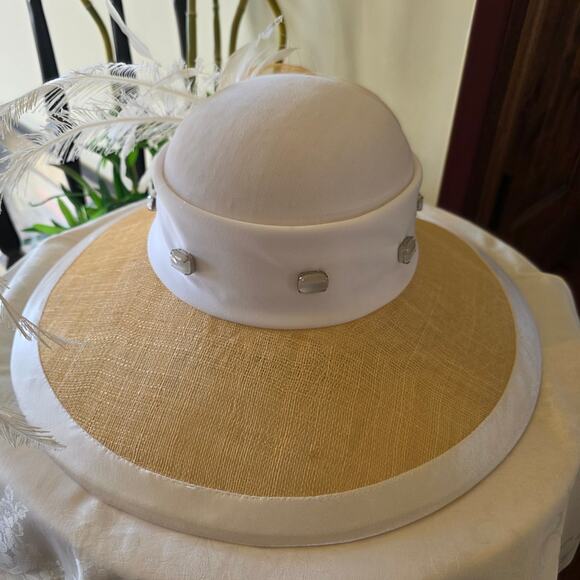 NWT Elite Champagne‎ white sun hat w/gem stones, feathers, bow/rose
